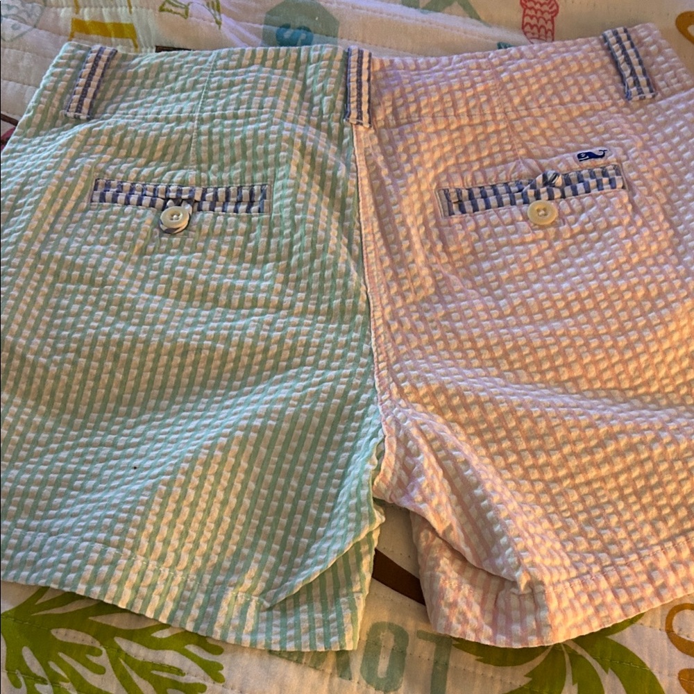 Vineyard Vines Blue, white , green and pink size 4